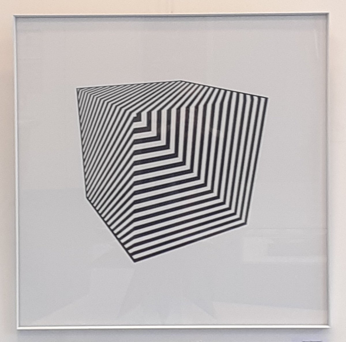 Mathematiques75's tweet photo. Expo Sur-Faces par Michel Delaunay, à la bibliothèque de l'IHP, visible jusqu'à la fin du mois. @InHenriPoincare https://t.co/cIsLkK5v6Y