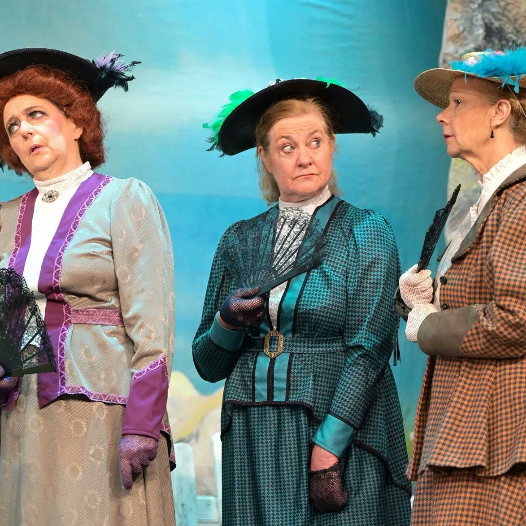 SouthgateOpera's tweet image. When a felon's not engaged in his employment, perhaps he's getting Pirates tickets for TODAY OR TOMORROW?

Two more chances to see this wonderful show (matinée is sold out). TICKETS: wyllyottstheatre.co.uk/whats-on/the-p…

#SOPirates #CultureInEnfield  #gilbertandsullivan @Wyllyotts