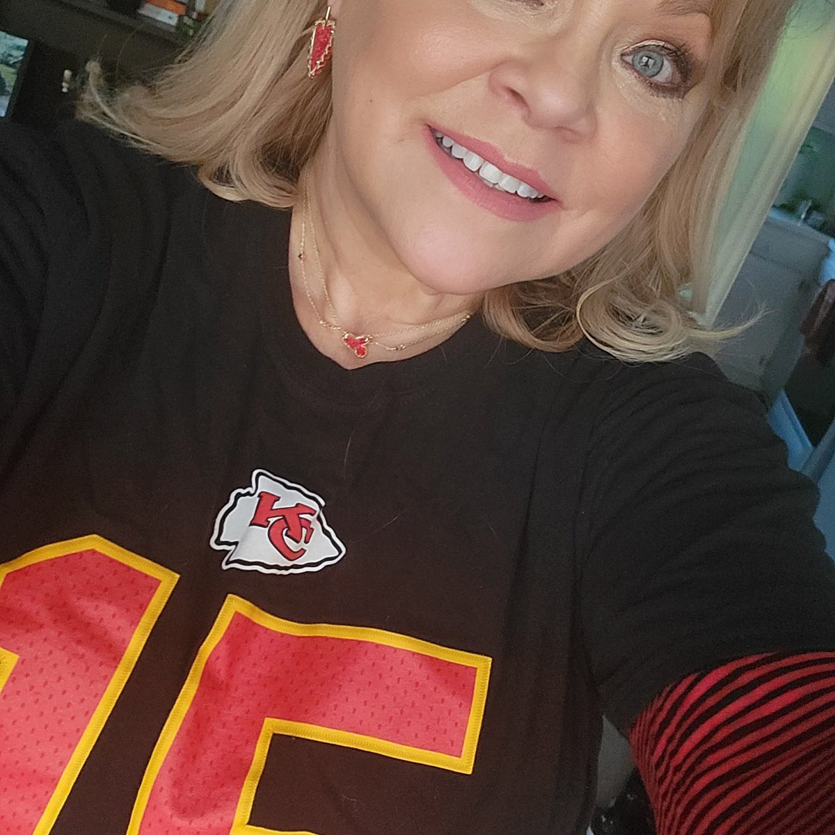 KleoWasHere's tweet photo. #prayforKC https://t.co/0U4eJ2OYXt
