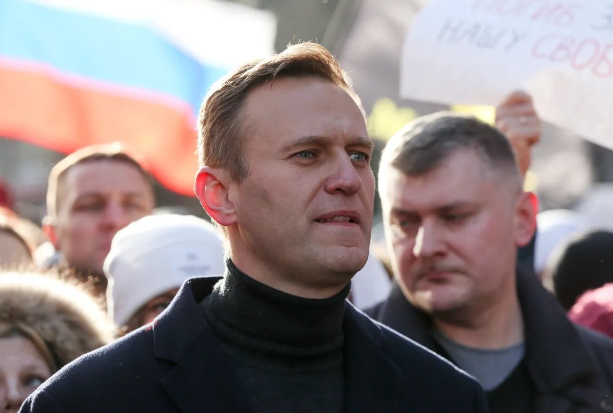 CarloCalenda's tweet photo. La Russia di Putin è un regime assassino e imperialista. La morte di Navalny ne è un’ennesima prova. I putiniani d’Italia sono complici di un assassino. Punto. https://t.co/Pi7U7r9UrI