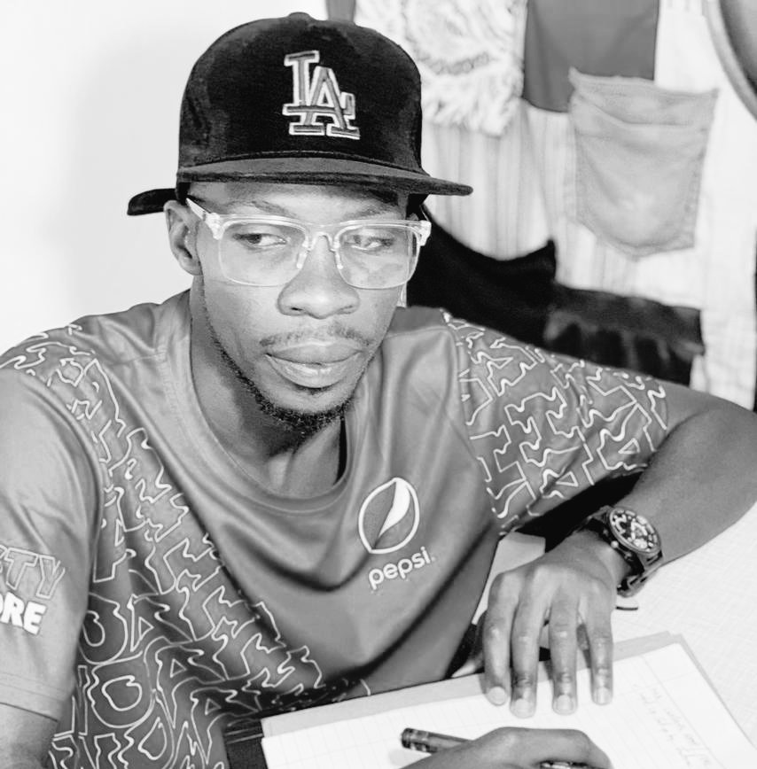 kaydavismusic's tweet photo. Dear my friend seeing this, let your life story be of and in Christ Jesus our Lord. Let's meet today @LifeChurchUg for the @genalive_uganda service.
πΈ: @adreecehommie.
#GenAliveFridayNights #GenuineFaith #GenAlive #YesAmGenAlive #RejoiceBeloved https://t.co/p8G0ECiwbe