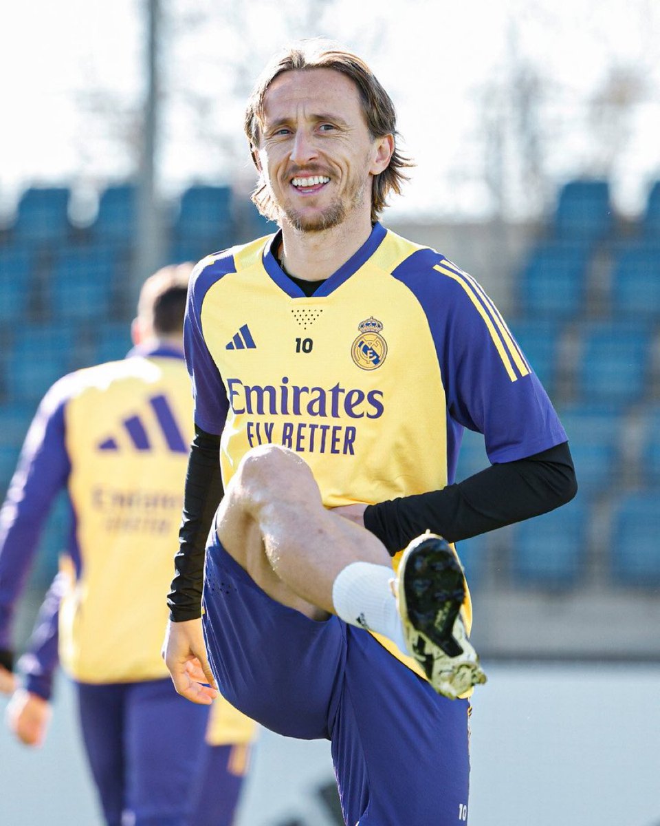 theMadridZone's tweet photo. 😁 Luka Modrić at RM City. https://t.co/dkWsco7uOv