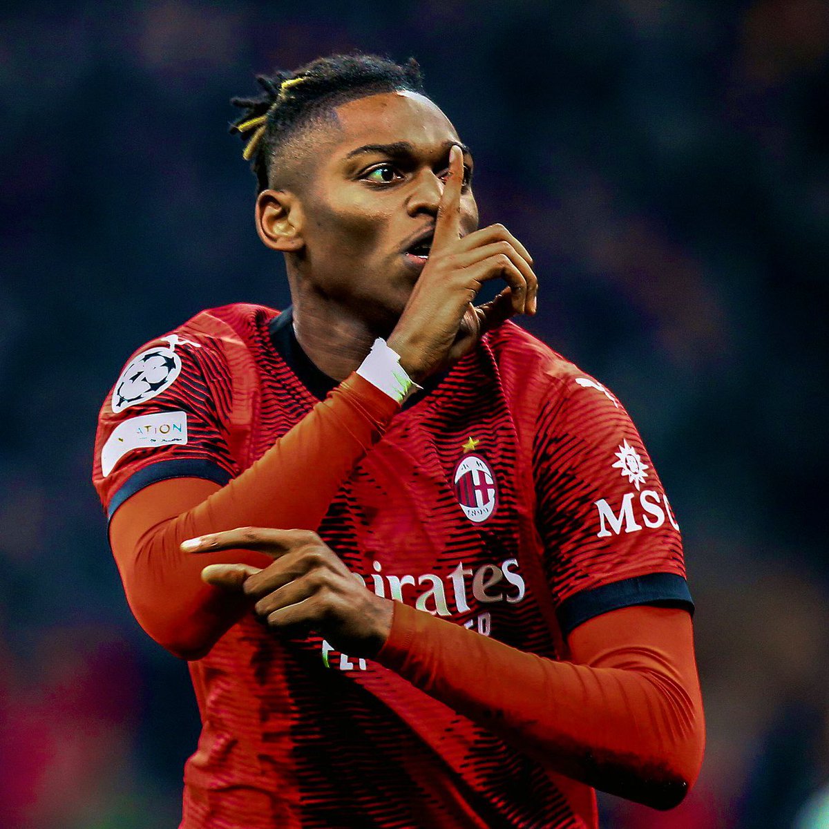 DeadlineDayLive's tweet photo. 🚨 PSG are ready to pay the release clause of both Rafael Leao [€175m] and Victor Osimhen [€130M] to compensate for the departure of Kylian Mbappé.

(Source: @Guillaumemp) https://t.co/WGI6ska3lj