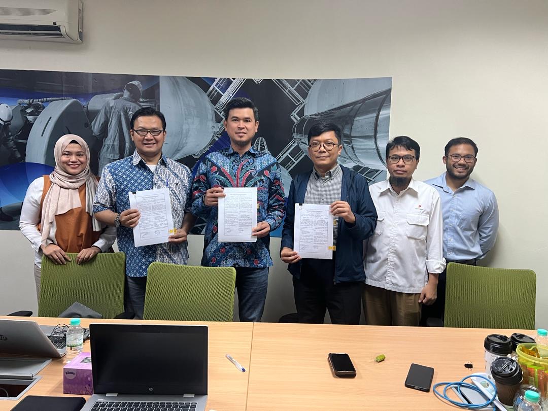 Tracerco's tweet photo. Thrilled to have hosted PT Pertamina Hulu Mahakam, @HumasSKKMigas &amp; our partner, PT Andalas Petroleum Services at our Malaysia office! The visit included a successful agreement signing of #interwell tracer test in Balikpapan, Indonesia, along with a kick-off meeting &amp; lab visit. https://t.co/qJfc9ml4Gk