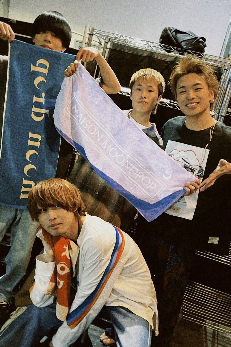 info_moondrop's tweet photo. ⋆⸜☾2/16 RAD HALL☾⸝⋆

"MAISON MOONDROP 住人会 vol.1"

FCツアーファイナルでした！！
今日も久しぶり曲を詰め込みました😎
いかがでしたか？？

そして各地アンケートなどご協力ありがとうございました！
今後のFC更新楽しみにしててください🏡🌙

3公演ありがとうございました🥳‼️ https://t.co/cJ6fiTOkfh
