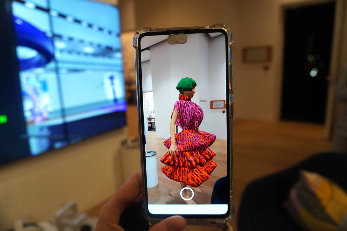 📶 5G use case from fashion to esports, creative industries & more! As part of the Tay5G project, the S5GC team worked with Scotland Re:Design to create 5G connectivity options for the designers. Find out more about how this use case was set up here: ow.ly/ntP750Qyq0r