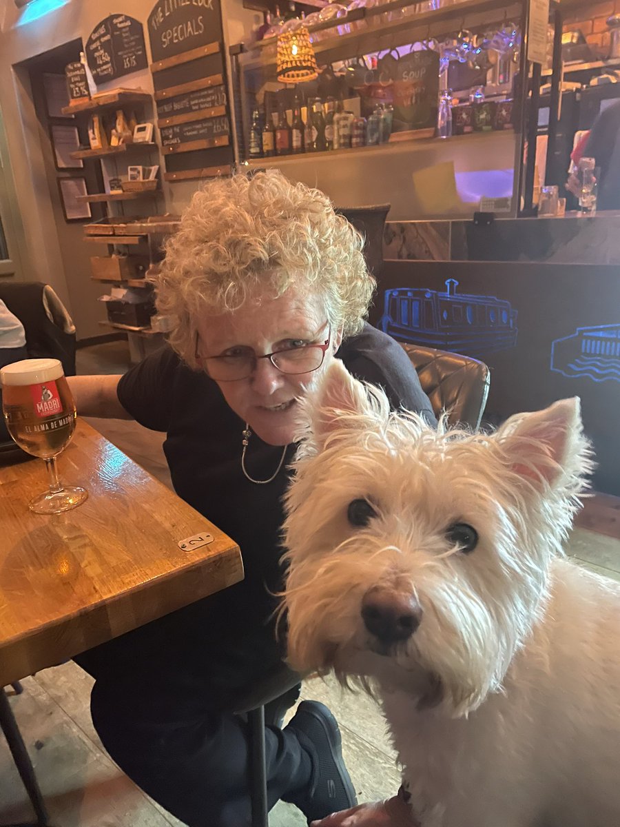 BusbyWatson's tweet photo. Another night in me favourite spot last night! #LittleLock #Marsden
I’m officially de pub mascot now! https://t.co/uFnGLKgw76