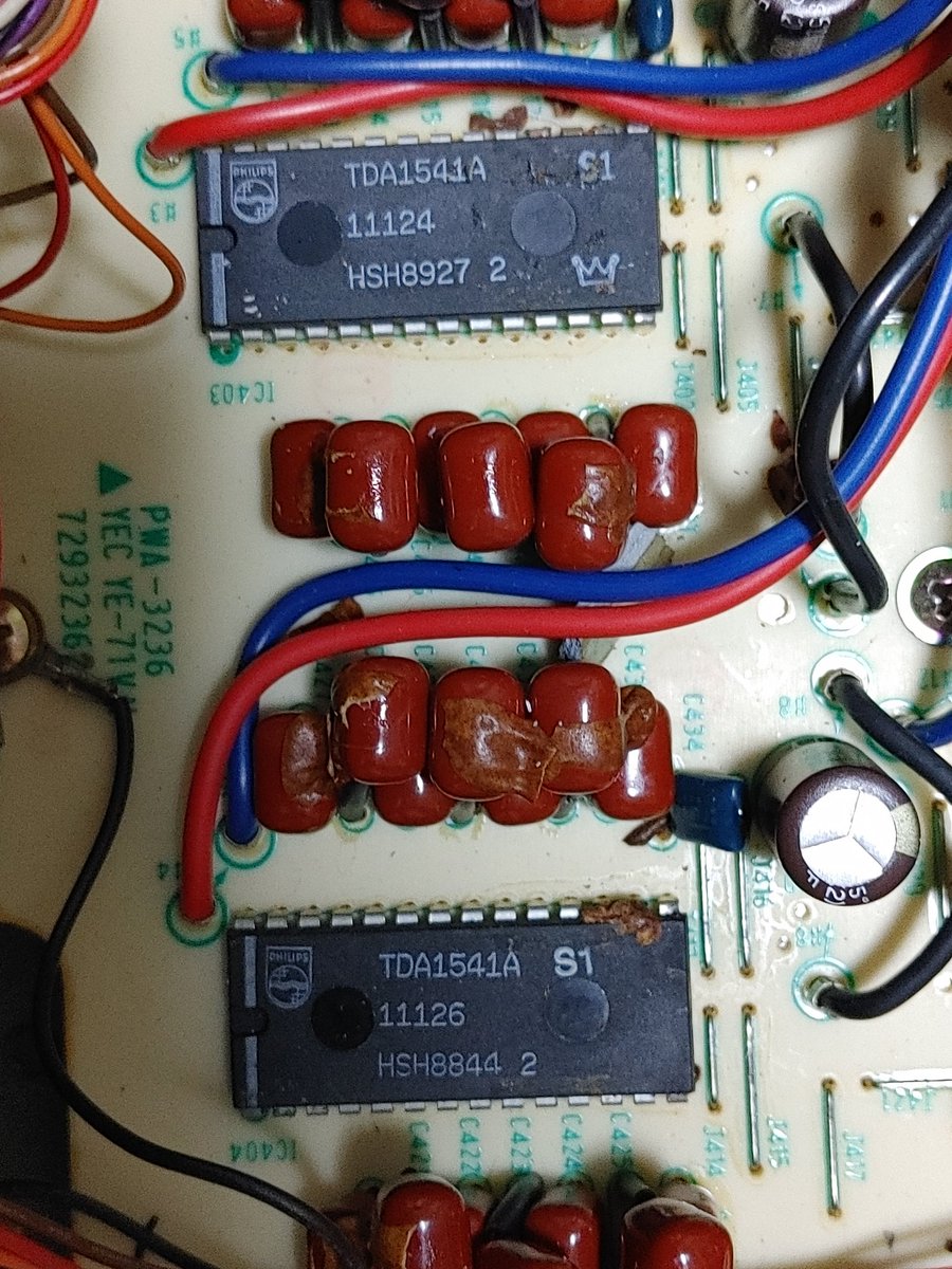 skycubic's tweet image. 初めましてクラウンさん🤗
NEC CD-10高かったけどようやく会えて感動♪

もうかたっぽは王冠つけ忘れ？🤔
差し替えた形跡もないしちゃんとキレイに鳴るので本物だと思うけど...