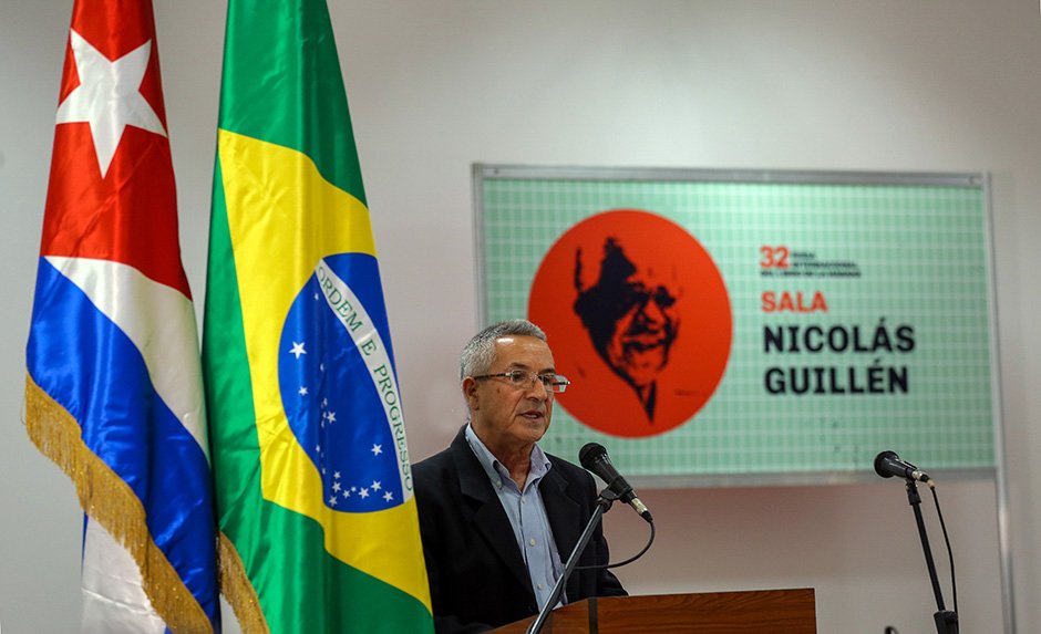 CubacooperaGb's tweet photo. Con la presencia de @DiazCanelB, abrió sus puertas la #32FILH con Brasil como el país invitado de honor en esta edición y está dedicada a la filósofa, investigadora,intelectual Isabel Monal y al escritor, profesor de arte Francisco López Sacha. Leer es crecer #GenteQueSuma https://t.co/TFG2GXGnPe