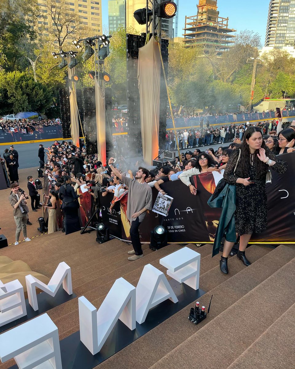 JorgeWorldB's tweet photo. Jorge en Instagram: 
Así fue la premiere de #Duna2 Gracias @warnerbrosmx por invitarnos a este espectacular evento!! La película es una locura! #InvitadoWB https://t.co/D0pvIV9p7G