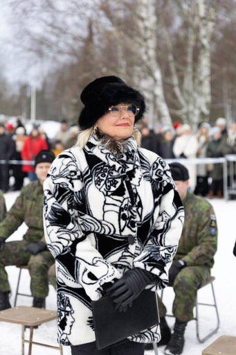 MattilaKarita's tweet photo. Tunnelmiani eilisistä Sotilasvala-juhlallisuuksista Upinniemessä 🇫🇮💙🤍

Kiitos kunniasta, @rannikkopr 🇫🇮♥️ https://t.co/cZ9zutL1ch