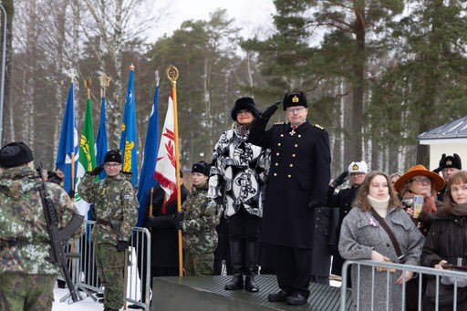MattilaKarita's tweet photo. Tunnelmiani eilisistä Sotilasvala-juhlallisuuksista Upinniemessä 🇫🇮💙🤍

Kiitos kunniasta, @rannikkopr 🇫🇮♥️ https://t.co/cZ9zutL1ch
