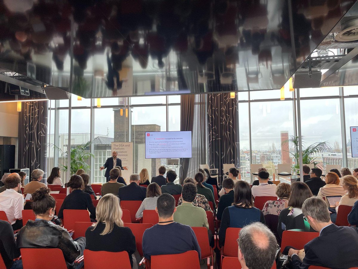 #DSAConference2024

Academic keynote by <a href="/hutko/">Martin Husovec</a> now on "How (Not) to Enforce the DSA?" <a href="/DsaObservatory/">The DSA Observatory</a> <a href="/ivir_uva/">IViR</a> #DSA conference