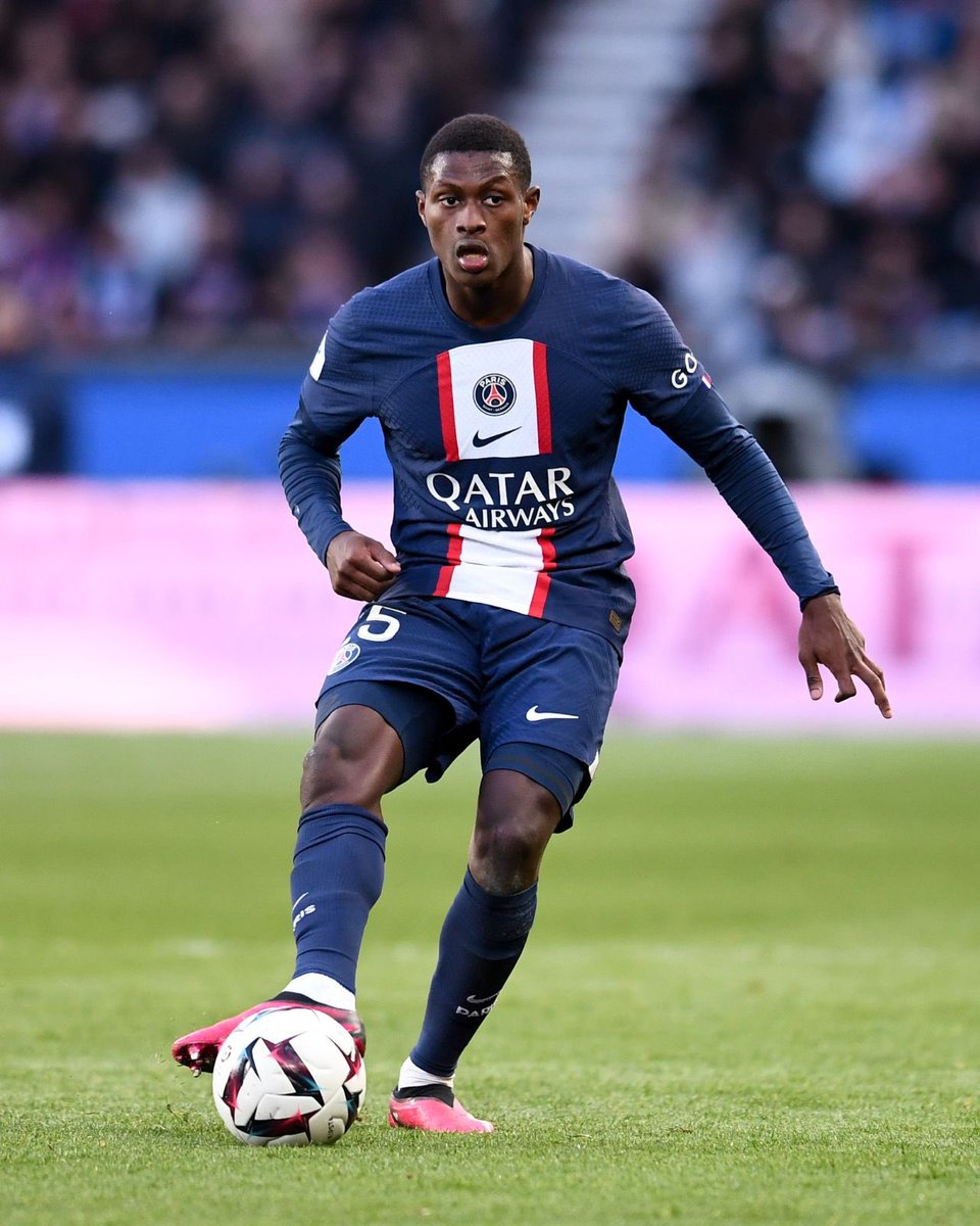 MediaParisien's tweet photo. 🚨🚨🚨 NUNO MENDES N’EST PAS DANS LE POINT MÉDICAL DU JOUR !

🔙 Il est donc apte à jouer face à Nantes.

(officiel) https://t.co/i1K4VH0Lui