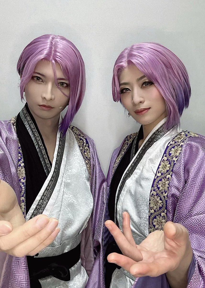 舞台「地獄楽-終の章-」
2日目、2公演ありがとうございました。
熱く楽しく舞台に立っています。

美ぃぃぃぃなひでさんと。

明日も2公演
お待ちしております。
#舞台地獄楽
#じごステ