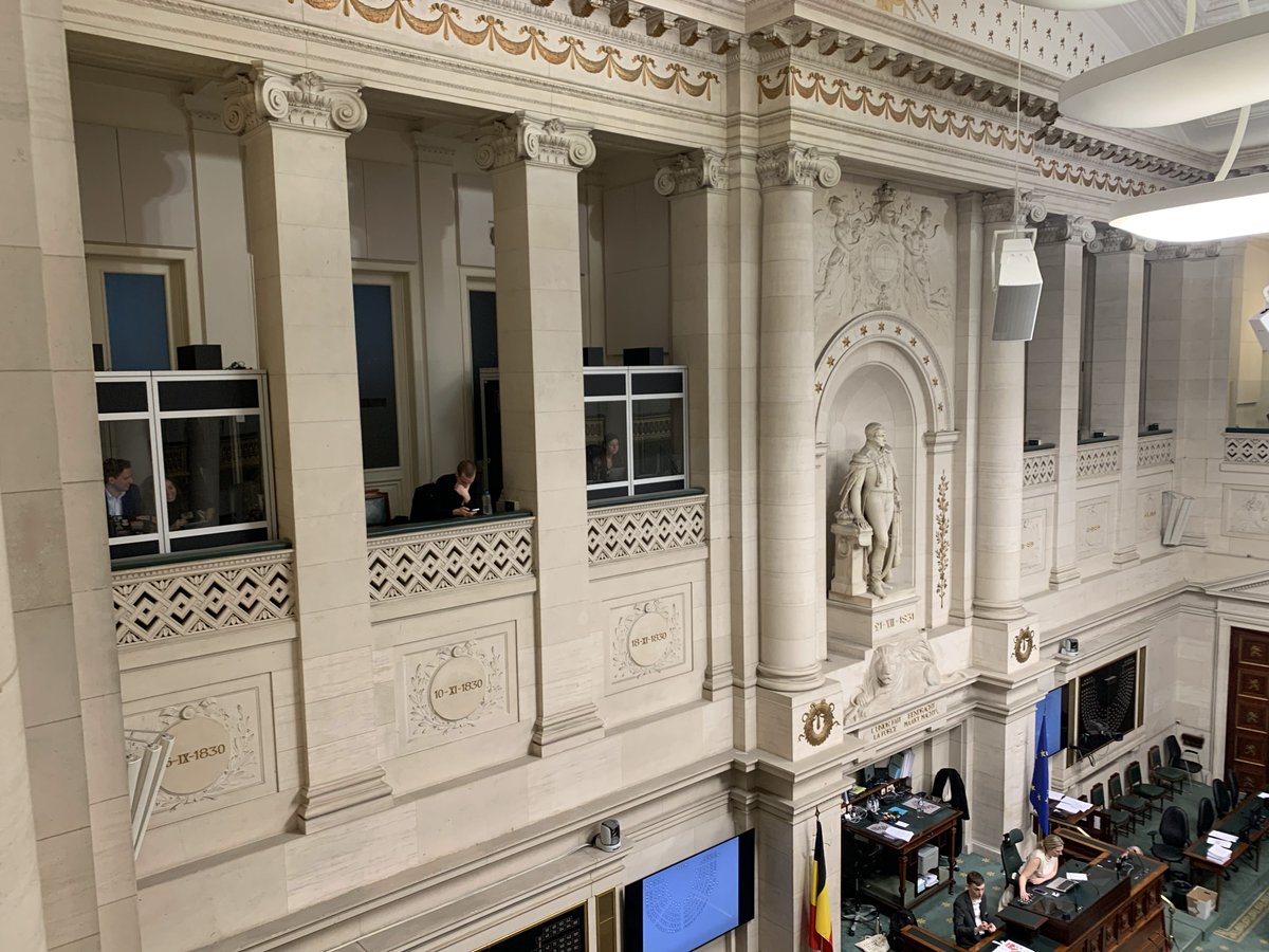 Onze studenten Frans van het postgraduaat Conferentietolken brachten de hele week door in het federale parlement om te tolken voor het Jeugdparlement. Intensief maar ongelooflijk leerrijk! @JPJparlement @KU_Leuven