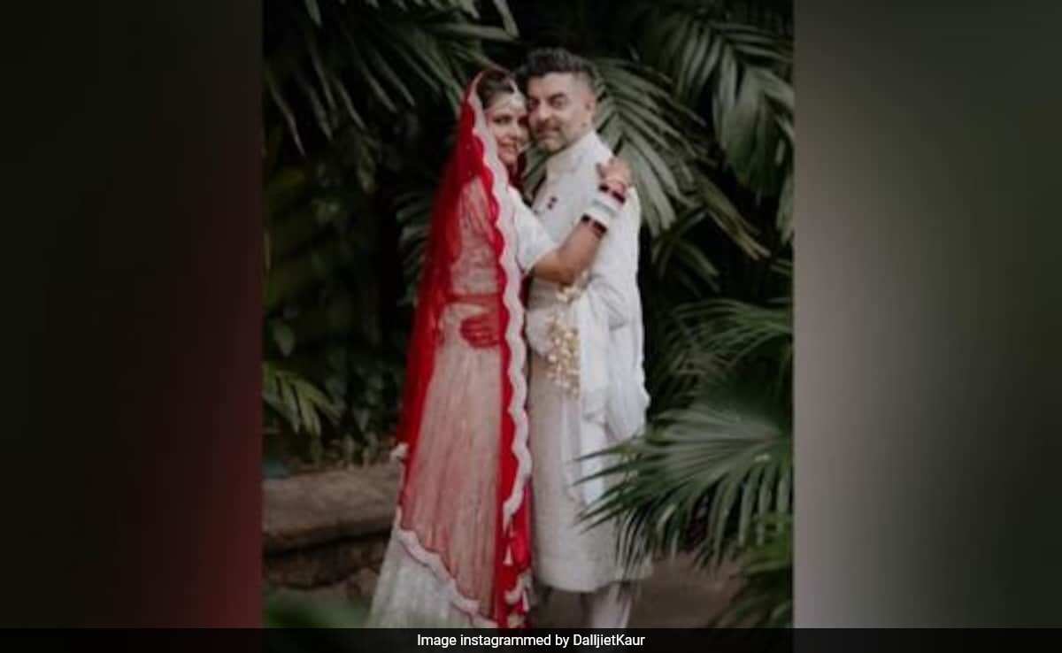Amid Divorce Rumours, #DalljietKaur And #NikhilPatel Unfollow Each Other, Change Bio