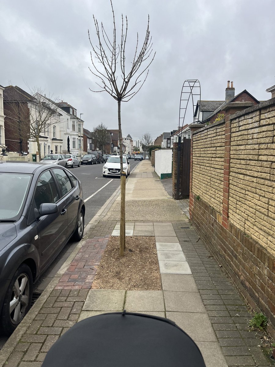 StrongIslandUK's tweet photo. Well done Portsmouth. 👏 #DesignFails https://t.co/xVSgDH37zo