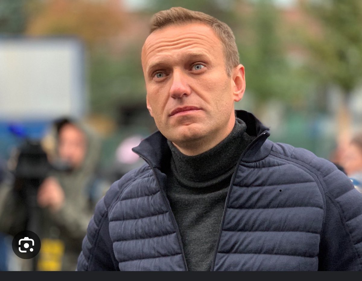 мы не дадим Путину забыть его.
We won’t let Putin forget Navalny. Não deixaremos Putin esquecer Navalny.