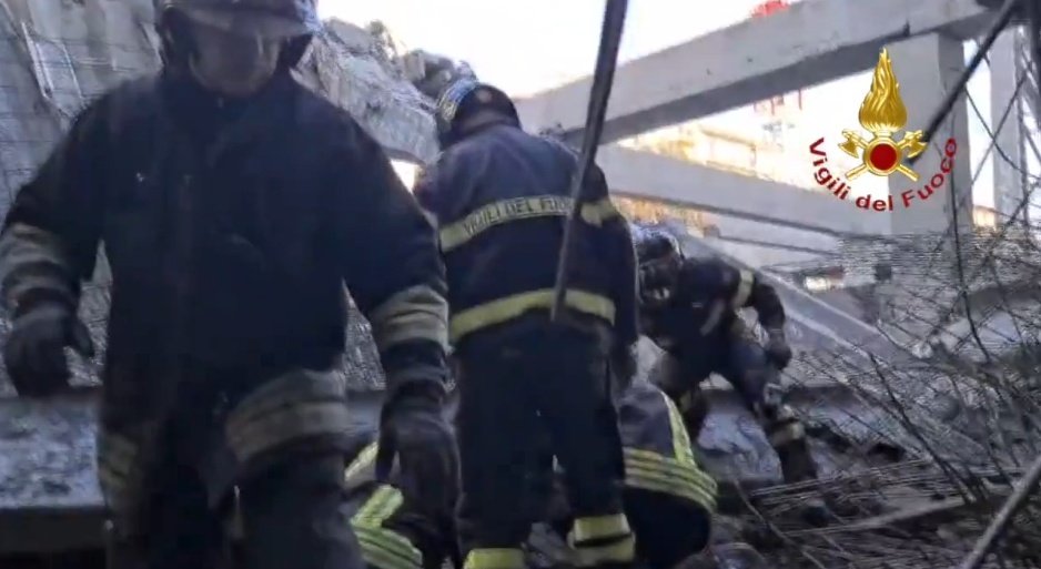 FilcaCisl's tweet photo. Strage #Firenze, Pelle: "Impegno comune per garantire la salvaguardia dei lavoratori nei #cantieri. Bisogna affrontare questa emergenza elevando la qualità della #sicurezza e della #formazione, e applicando il #contratto dell'#edilizia". 
https://t.co/j9nymATJvN https://t.co/Zq8PHIlpQz