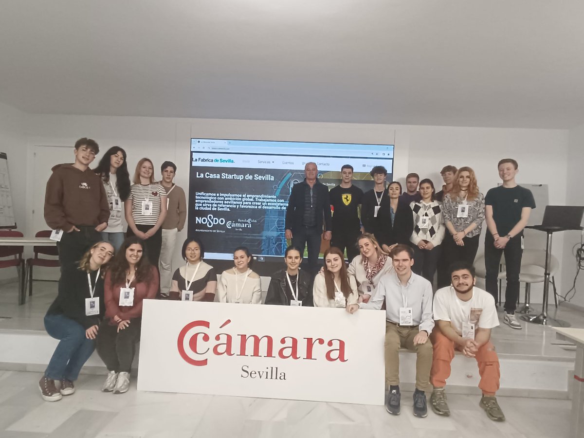 camaradesevilla's tweet photo. 🇪🇺 @camaradesevilla y @fabricasevilla siguen impulsando el talento europeo con la celebración del European Youth Parliament España #EYPE 🌍 en #Sevilla.
✅Más de 100 jóvenes de #Andalucía y representantes de 12 países debatirán sobre el #futuro económico y el #emprendimiento. https://t.co/KNz88Euqru