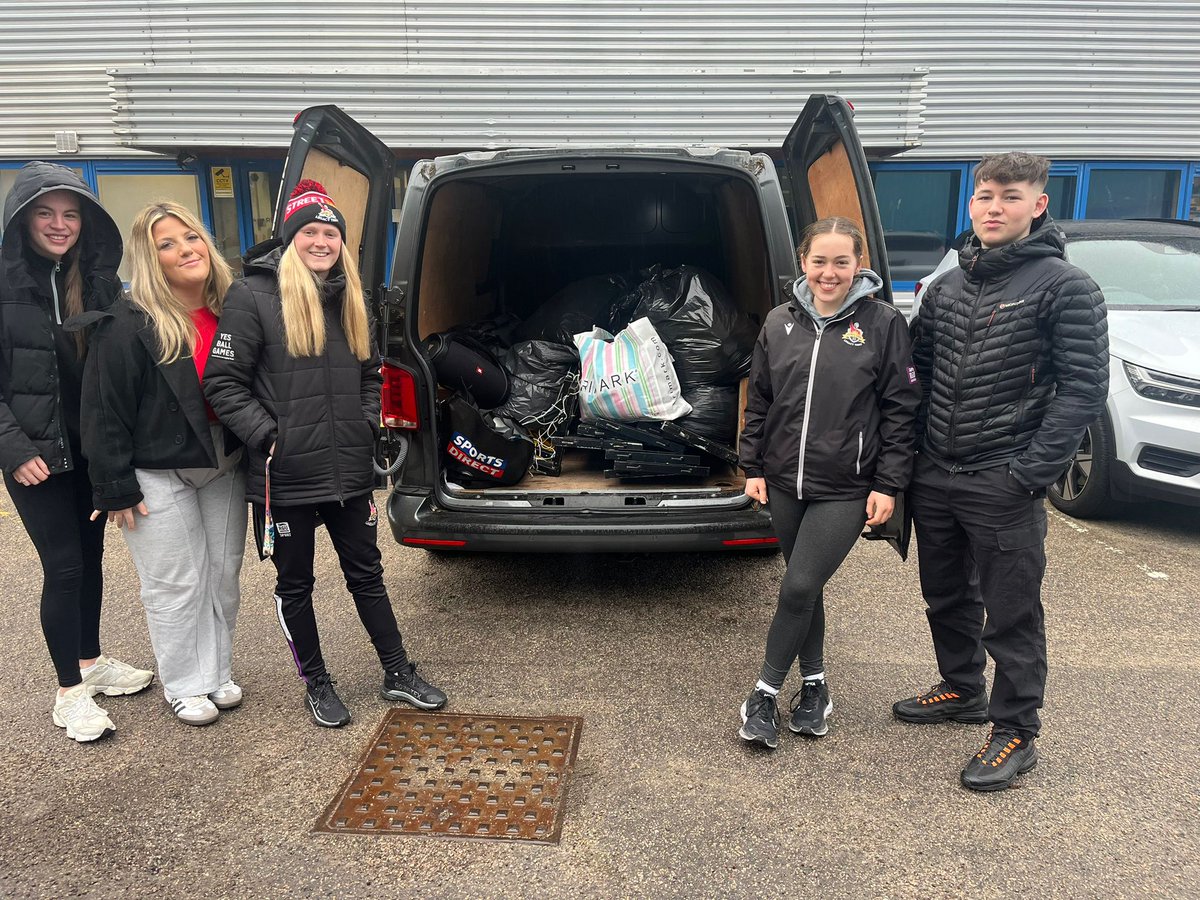 Earlier this week, our youth forum Granite City Speaks dropped off donated clothes from their December clothing drive to Abernecessities. 👏

The clothing drive came from an initiative led by the youth forum where they wanted to give back to their local communities.🤝