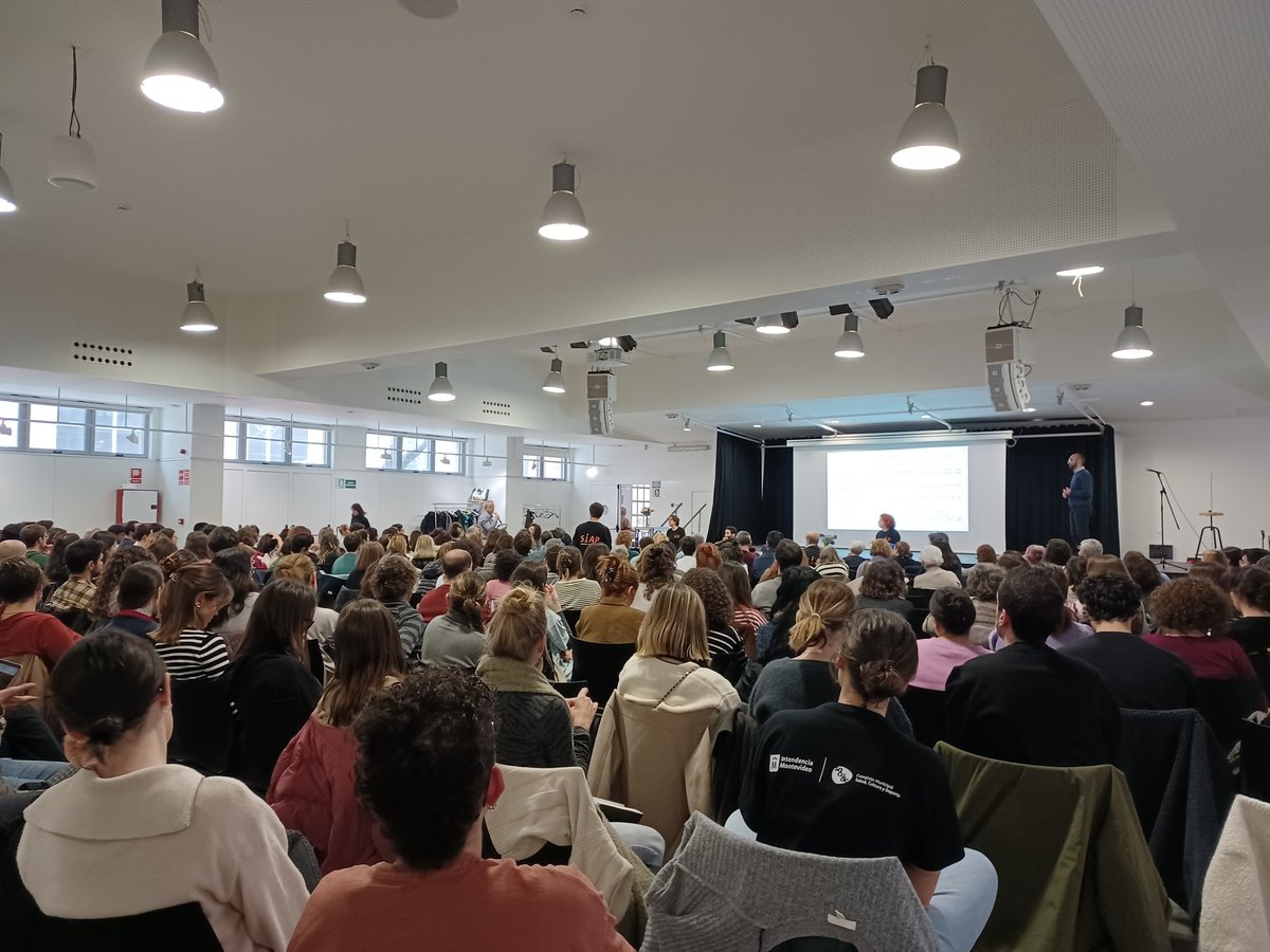 rodmolinet's tweet photo. Esto es #SIAPBCN24 en estado puro!!! https://t.co/2ez2yEYnfL