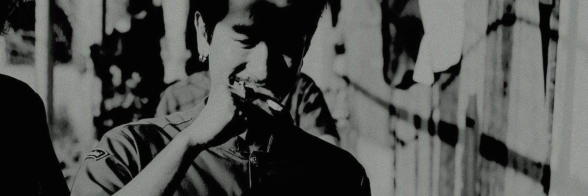 ᅠ

⠀⠀  ใต้นภาฟ้าหม่น
⠀⠀  เวลาเงียบสงบอันควร
⠀⠀  สารสีขาวถูกฉีกอย่างถนอม
⠀⠀  ซองสีแดง กับ หมายจากผู้ส่ง
⠀⠀  ‘ ใช้ให้เป็นประโยชน์ด้วย ’

ᅠ