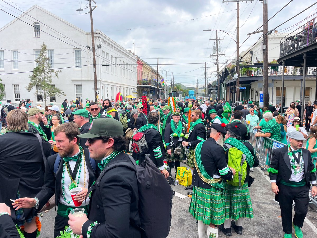 DavidMora's tweet photo. One month until @IrishChanParade! See y’all on the route on Saturday, March 16th. ☘️🍺🇮🇪🌈🍀
#IrishChannelParade #NewOrleans #StPatricksDay https://t.co/wJ9wKxAipv