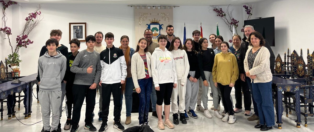 IES Jacarandá tweet media