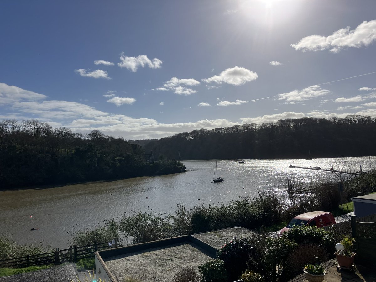 curlygurdy's tweet photo. Sunny in Cornwall. https://t.co/y9XZNzkTMQ