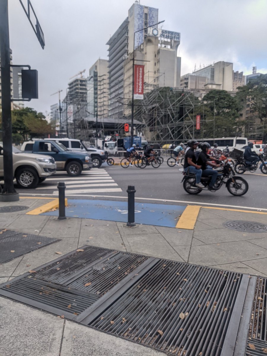 Traffic Center tweet media