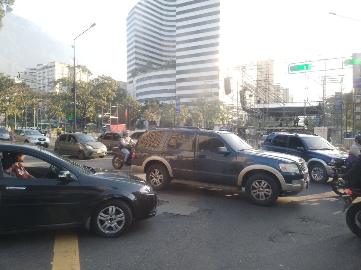 Traffic Center tweet media