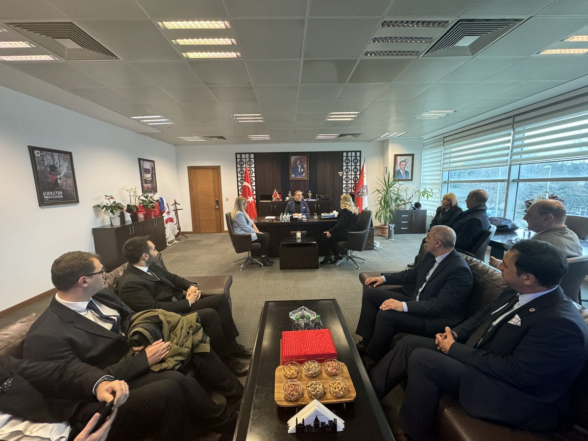 Bakırköy İlçe Emniyet Müdürümüz Necati Aktuğ Şahin ile biraraya gelerek, Bakırköy'ümüzün güvenliğini konuştuk. Misafirperverlikleri için teşekkür ederim. Bakırköylü vatandaşlarımızın huzurunu sağlayan tüm emniyet menusuplarına minnettarız.