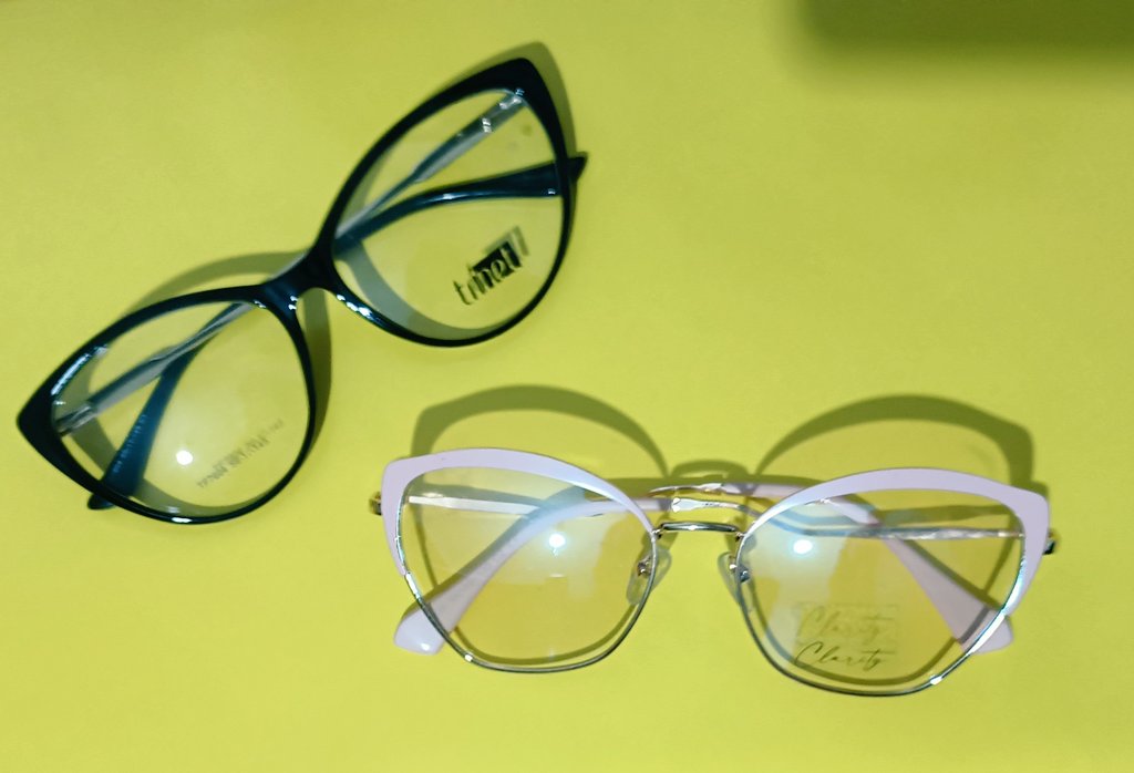 Cristianl3ntes's tweet photo. Vamos por estás peguitas 😍😍🥰🥰,como siempre me pueden contactar por interno y cotizar sus lentes ópticos 🤓,hago envío a todo chilito,confección rápida ,con boleta para sus reembolsos,que tengan un lindo día ,si RT como puede ser una gran oportunidad para mí 🥰 https://t.co/8xS6VQkIUt