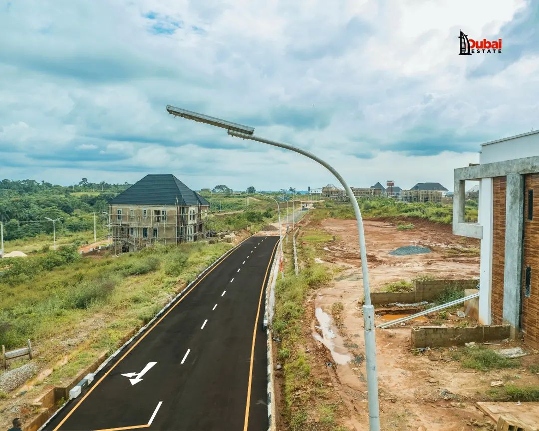GSS_Group__'s tweet photo. At Dubai Estate, our access roads in and around the luxury gated community are built for durability, to stand the test of time and allow for easy commute of residents and visitors. 

Buy a plot of 500SQMs at 15 million naira. 

Visit our website https://t.co/Dtflw52fVh for more https://t.co/9Y4izZ6hSH