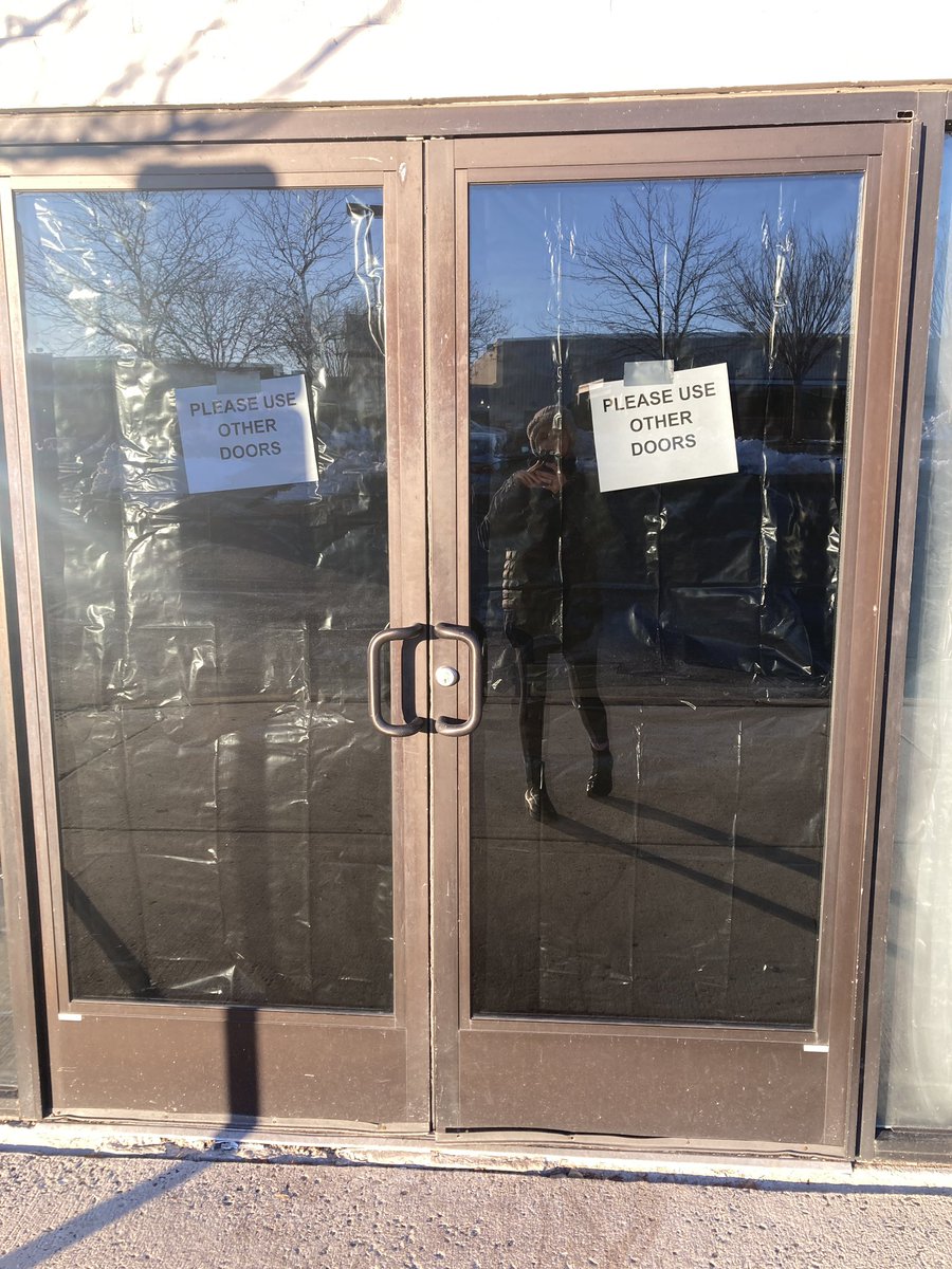 RGBLAN's tweet photo. SNOW ON THE GROUND. HALL E RISING. WRONG DOORS. 0 DAYS REMAIN.....it's RGB LAN 6 time!!!
#rgblan #rgblan6 #whydiditsnow #FRitscoldaf #useotherdoors https://t.co/Szt2P5O6GC