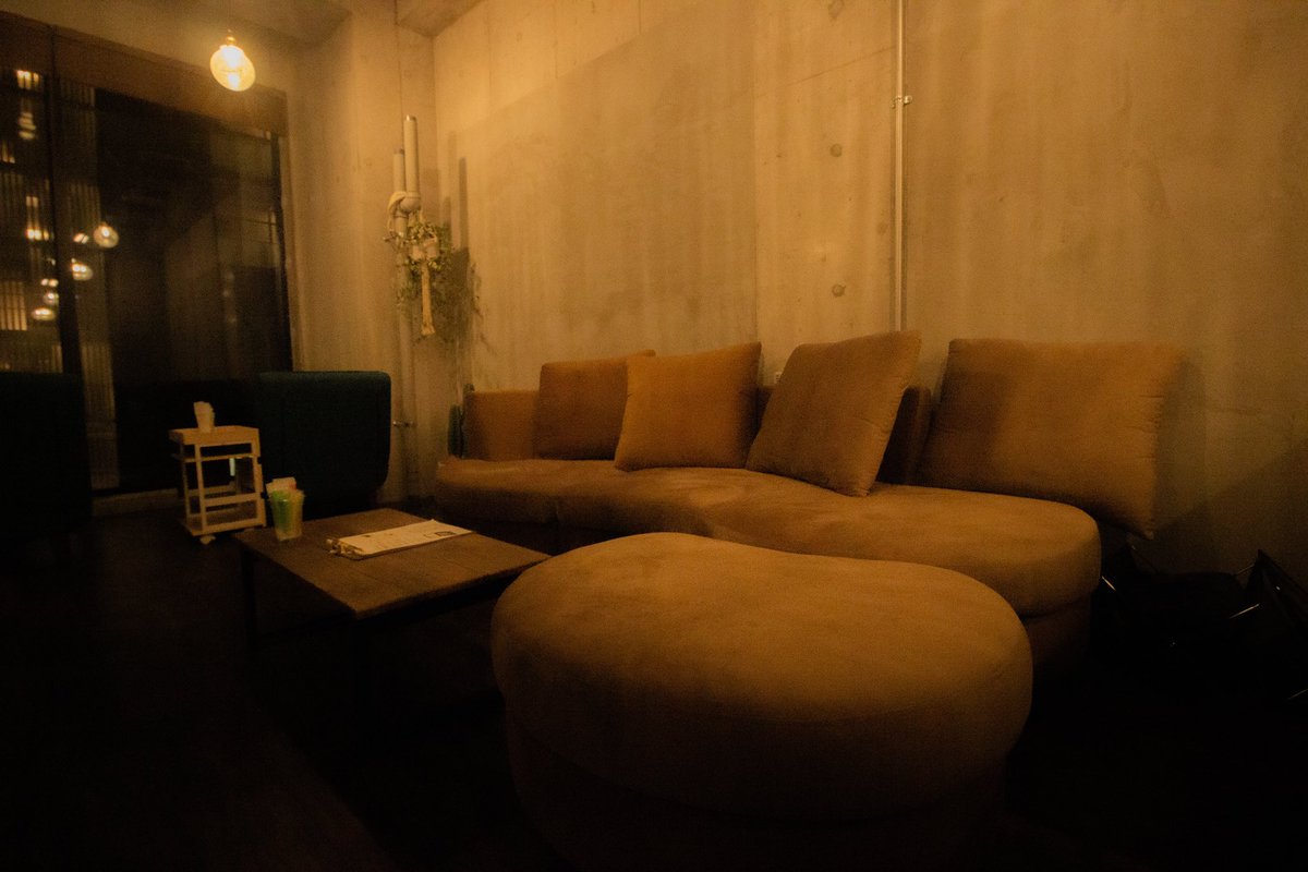 MOSH流山おおたかの森店は、

・窓際の開放的なお席
・ラウンジの様な広々とした空間
・ゆったりとくつろげるソファー
・フレンチパティシエが作る極上スイーツ

あなたはどんな風に楽しみますか？

#おおたかの森 #シーシャ