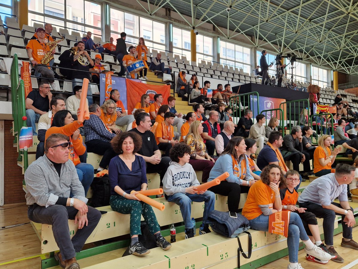 valenciabasket's tweet photo. #FamiliaTaronja en la #MinicopaEndesa 🧡 https://t.co/B9tEPnekux