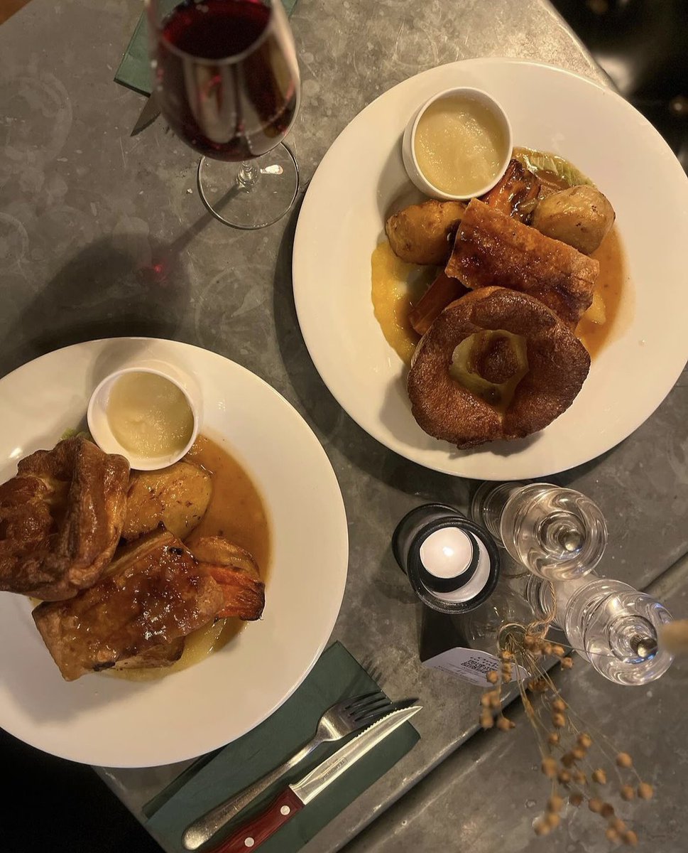 We love a good roast and with only two days to go we are getting excited already. Book your table now, we will be serving roasts all day on Sunday!
What is your favourite roast? #roasts #sundayroast #youngs #youngspublife