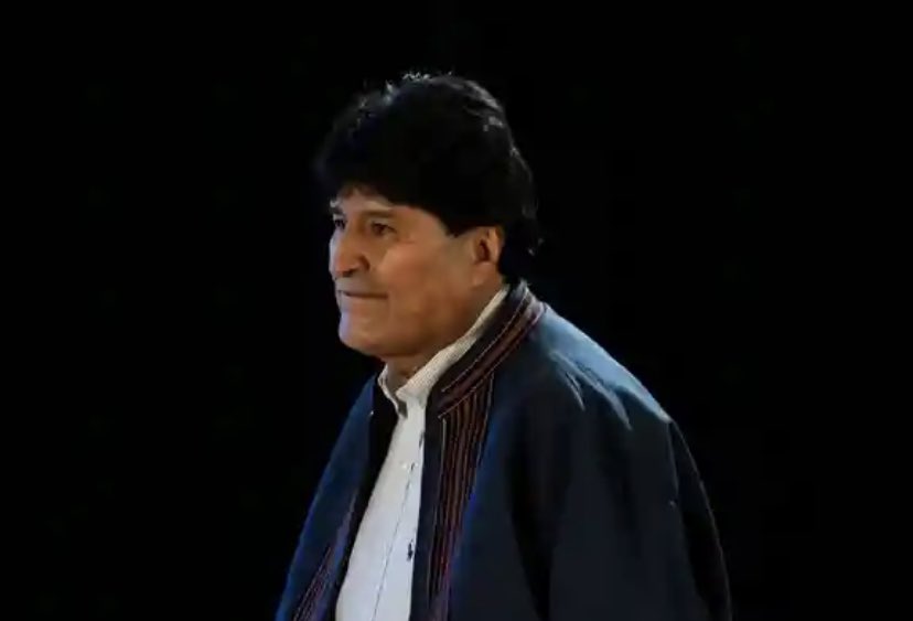 Como abogado del presidente Evo Morales, denunció la arbitraria decisión de mantener su impedimento de ingreso al Peru. Esto responde a la persecución política por parte de la dictadura, intentando silenciar las voces continentales que junto al pueblo peruano luchan contra ella.