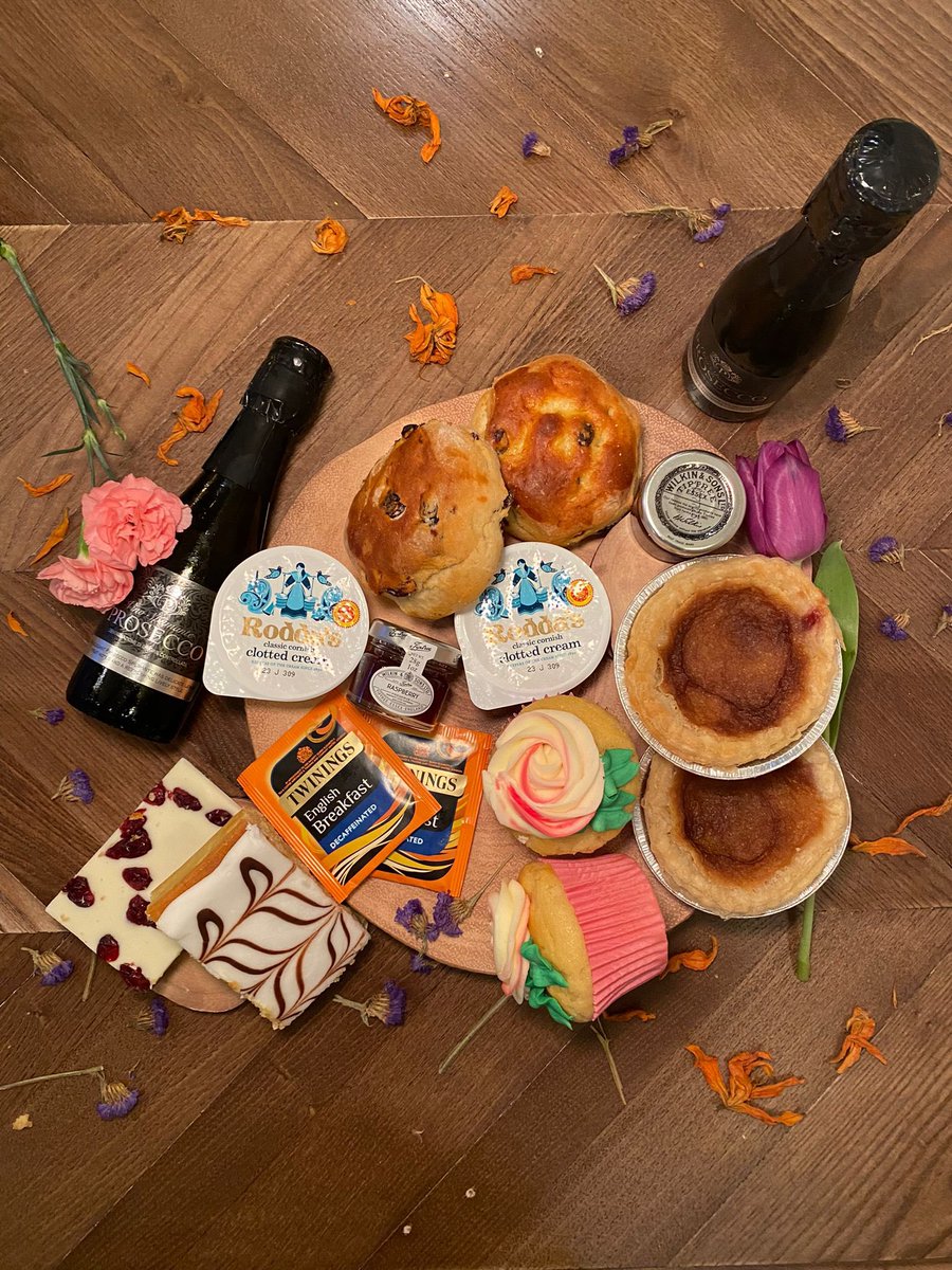 RealBakewellPud's tweet photo. 🌸 Mother’s Day afternoon tea! 🌸

You can now preorder our Mother’s Day afternoon tea on our website! 🌸 

Cut off date for guaranteed delivery is 29th Feb at 9am! 🌸 https://t.co/bCYtxqXVfo
