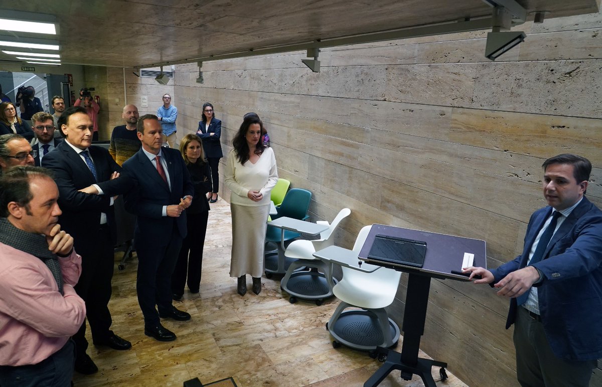 aemprende's tweet photo. 🔝 @AndaluciaJunta implantará el 3er. #CADE universitario en la nueva sede de @UNIAuniversidad en #Málaga.

🎯 El objetivo de los CADEs universitarios es impulsar la generación de empresas de base tecnológica, basadas en el conocimiento y de spinoff.

📰 https://t.co/7phZDRKWFQ https://t.co/9BgDDzsZz8