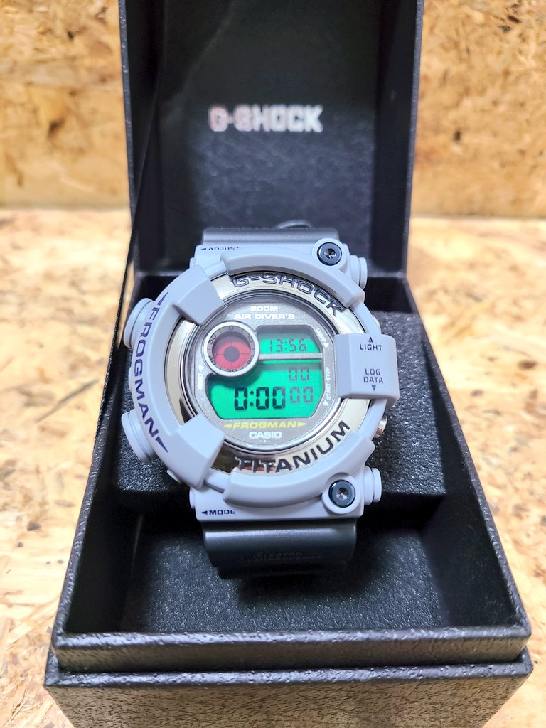 171maru's tweet photo. 久々のG-SHOCKカスタム。いつも使ってる99フロッグマンとお揃仕様でモジュールカスタムとベゼル交換GW-9400J-1JFのレンジマン純正もいいけどやっぱりグレーベゼルはカッコいい！
#G-SHOCK #レンジマン #フロッグマン https://t.co/3RhKMuBRIH