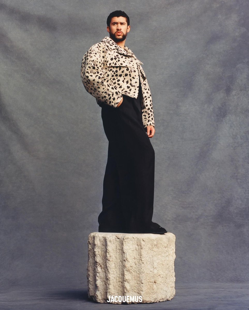 Couture_updates's tweet photo. La culture de l'écart et Jacquemus.
#CoutureUpdates #Luxe #Mode #France #LeSud #Jacquemus #LesSculptures #BadBunny
@jacquemus @badbunny_global
https://t.co/C309IOGUcX https://t.co/IpkHco904Y