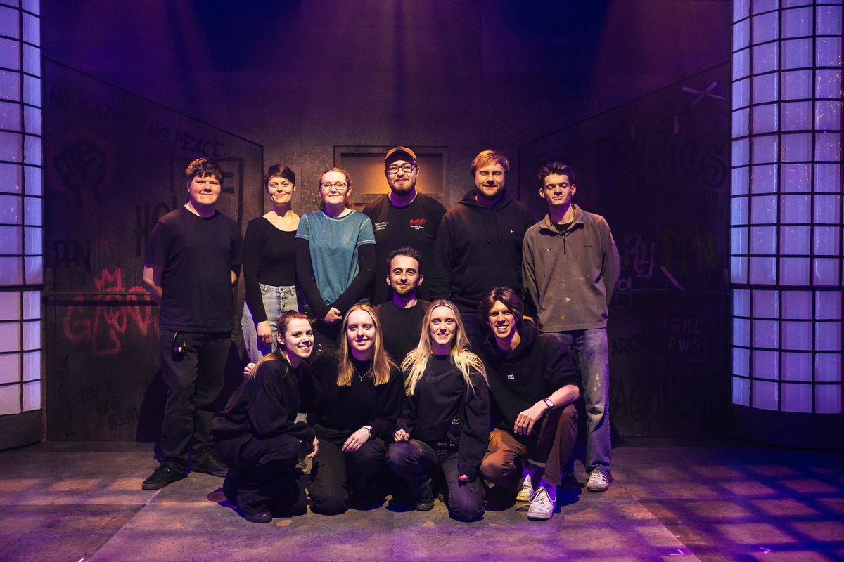 Behind the scenes of Pippin ✨

📸 Cesare dr Giglio