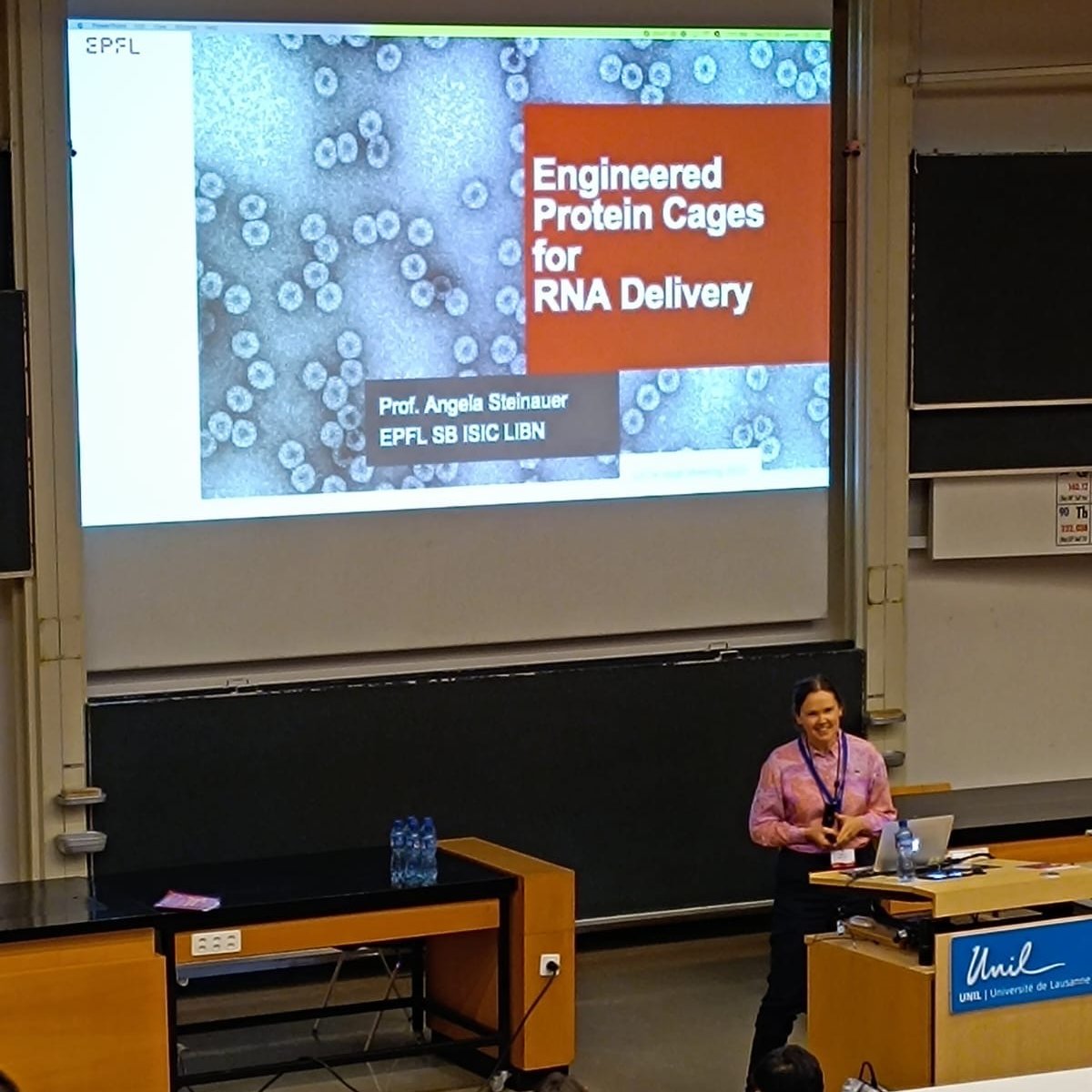 SteinauerLab's tweet photo. Sharing a snapshot of @AngelaSteinauer 's presentation at #LS2AM24 in Lausanne @unil, where she delved into the use of protein cages for mRNA delivery! 👩🔬
#genedelivery #proteinengineering https://t.co/FAbieLfdiT
