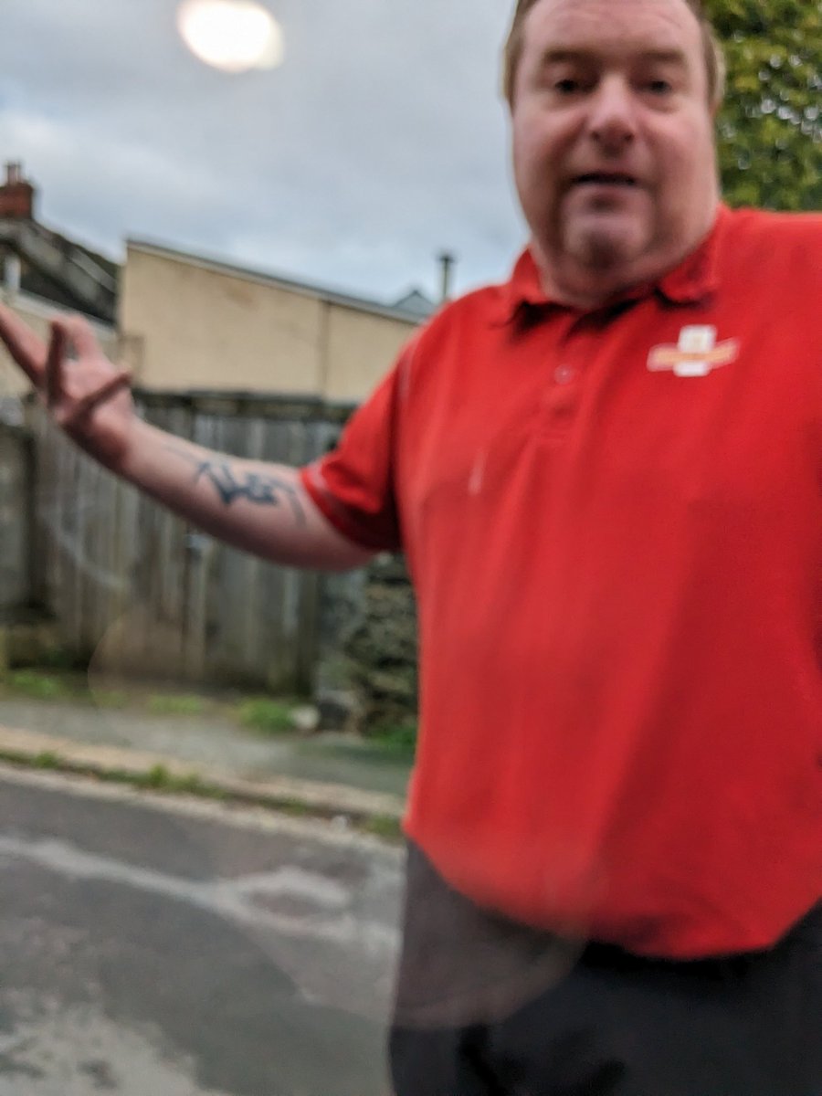 Fat post Man block's road cos he's a lazy fat cunt and makes me late for a doctor's appointment thanks you fat ugly inconsiderate prick 🤬