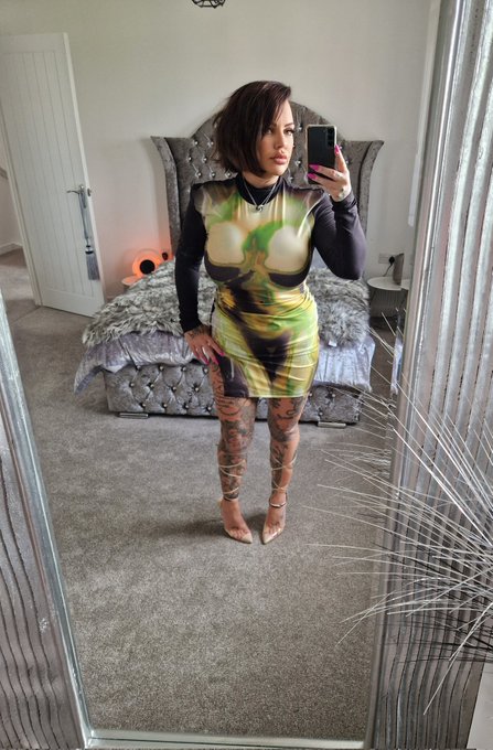 Watch ᴛᴀᴛᴛʏᴛʏʟᴇʀ ɪɴᴋᴇᴅ SQUIRTER 💉 🔞 ONLY's leaked NSFW photo on TwXstars