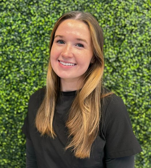 promenadecenter's tweet photo. Meet our newest member of the team, Marissa! She is currently in school, hoping to get into the dental hygiene program &amp; is excited to see where the dental field takes her.😊

#teamwork #teeth #dentaloffice #clt #cltdentist #dentistry #smile #teeth #dentalcare #teethwhitening https://t.co/Yyz5fVKv3i